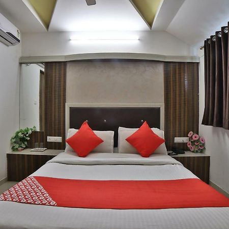 Hotel Sunstay Ахмедабад Екстер'єр фото